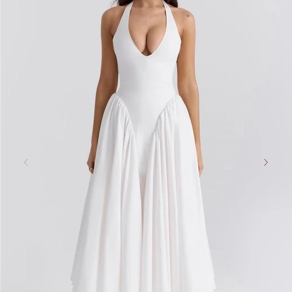 Elegant White Halter Dress - Picture 2 of 3
